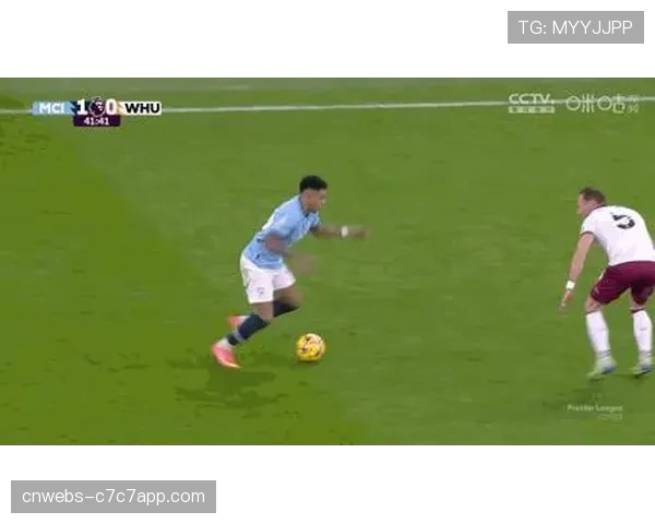 曼城vs利物浦半场2-0，哈兰德点球失手后头球破门