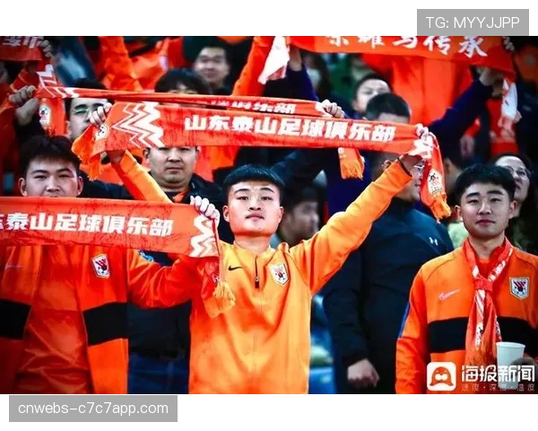 球迷文化展示，赛场横幅艺术受追捧