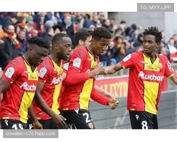 斯特拉斯堡vs朗斯，防守反击战术对决预热